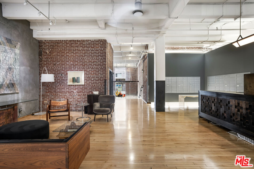 1850 Industrial St Unit: 103