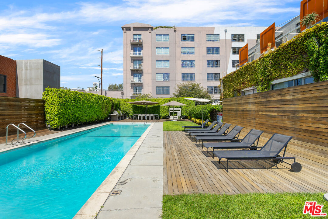 1850 Industrial St Unit: 103