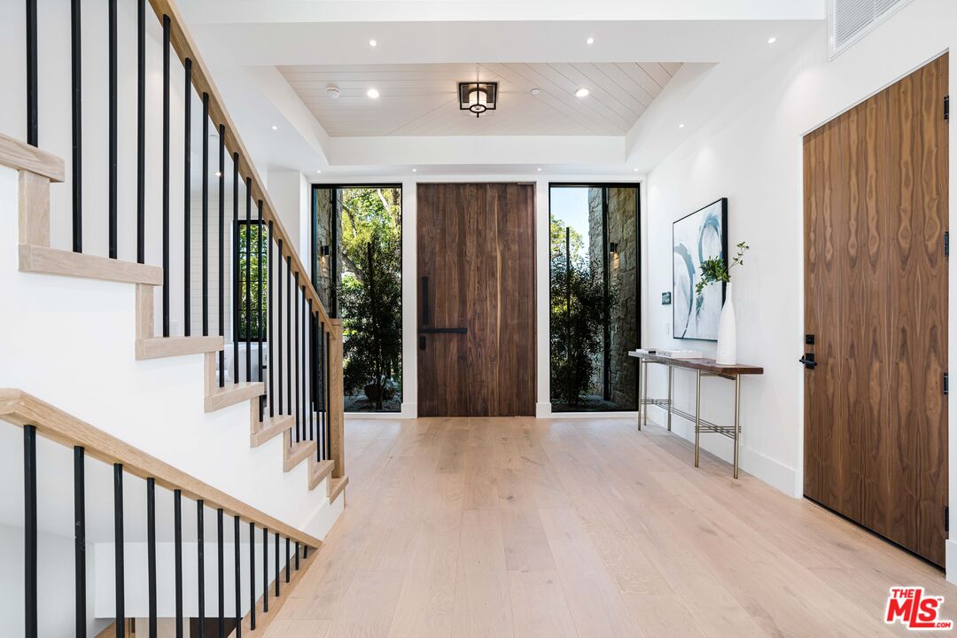 839 Toyopa Dr