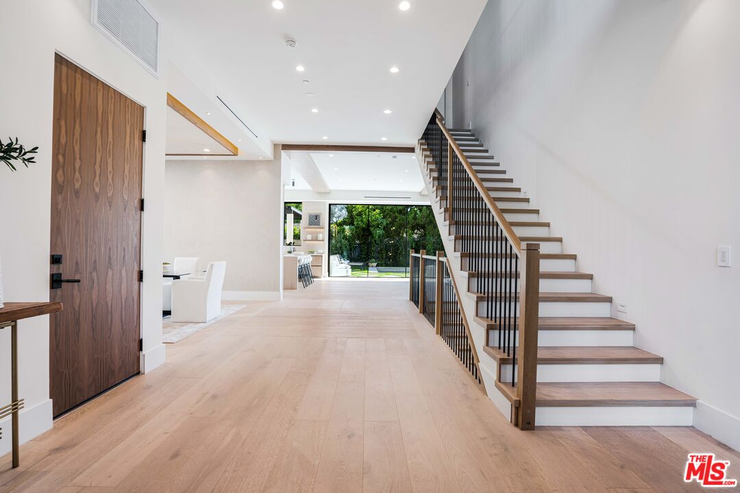 839 Toyopa Dr
