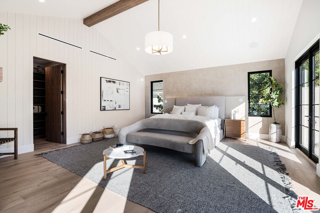 839 Toyopa Dr
