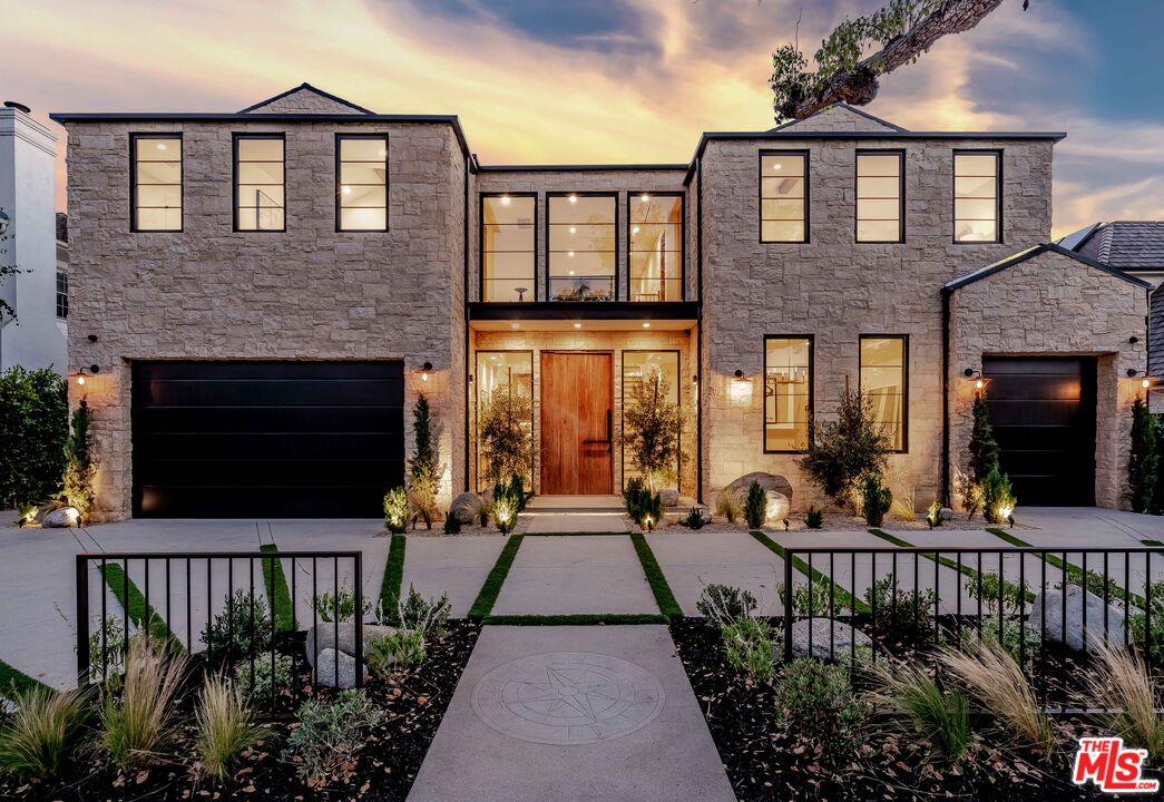 839 Toyopa Dr