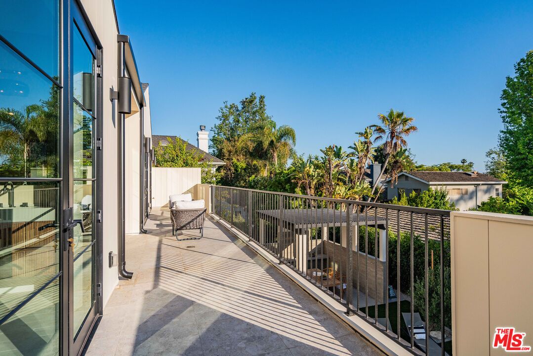 839 Toyopa Dr