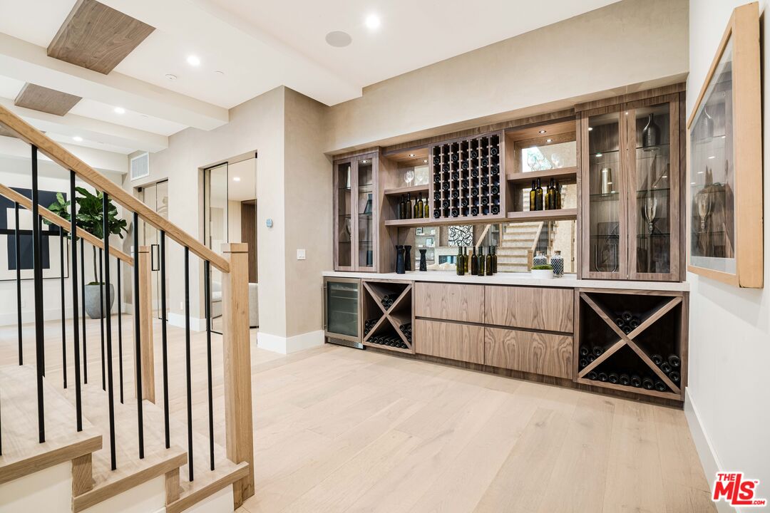 839 Toyopa Dr