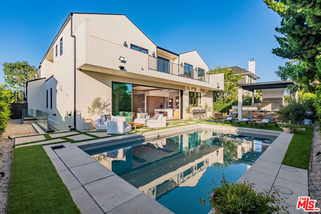 839 Toyopa Dr