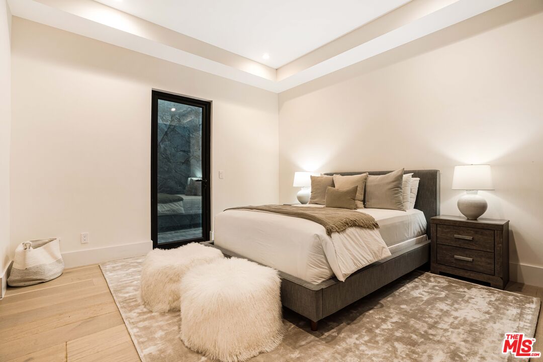 839 Toyopa Dr