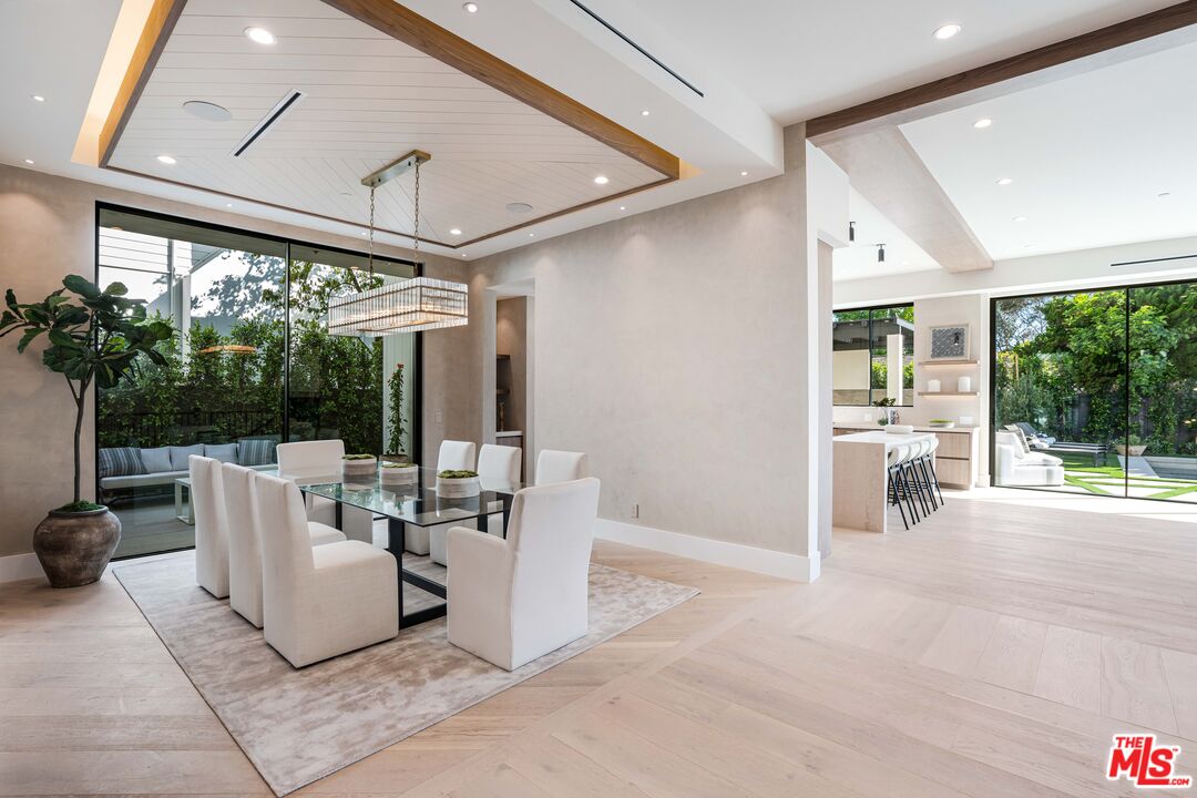 839 Toyopa Dr