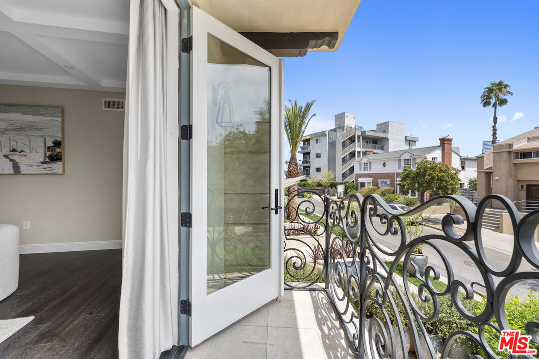 1825 Pandora Ave Unit: 301