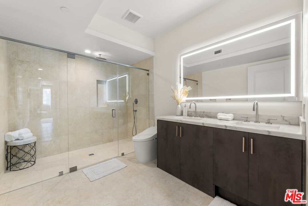 1825 Pandora Ave Unit: 301