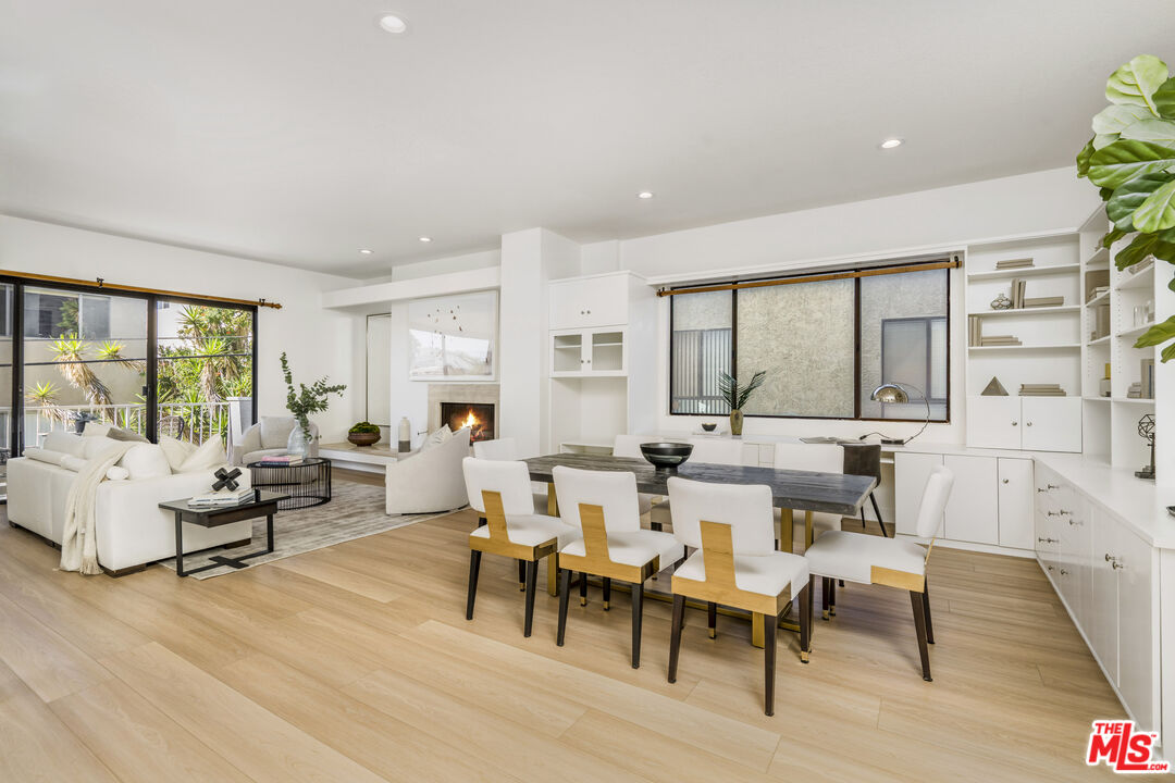 11829 Mayfield Ave Unit: 203