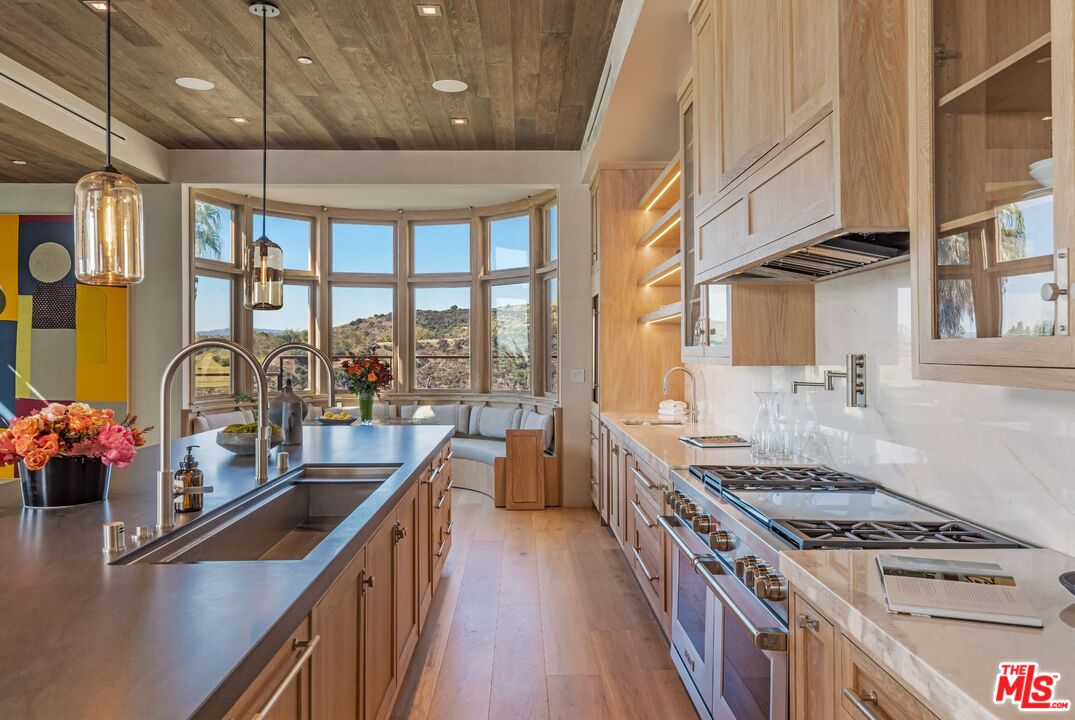 1625 Summitridge Dr