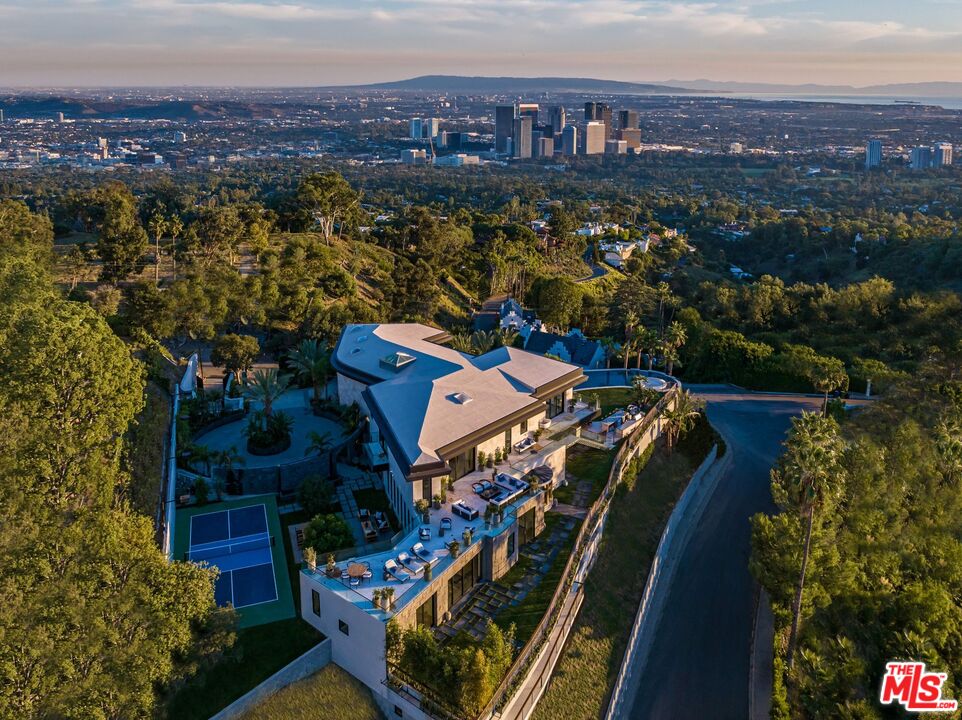 1625 Summitridge Dr