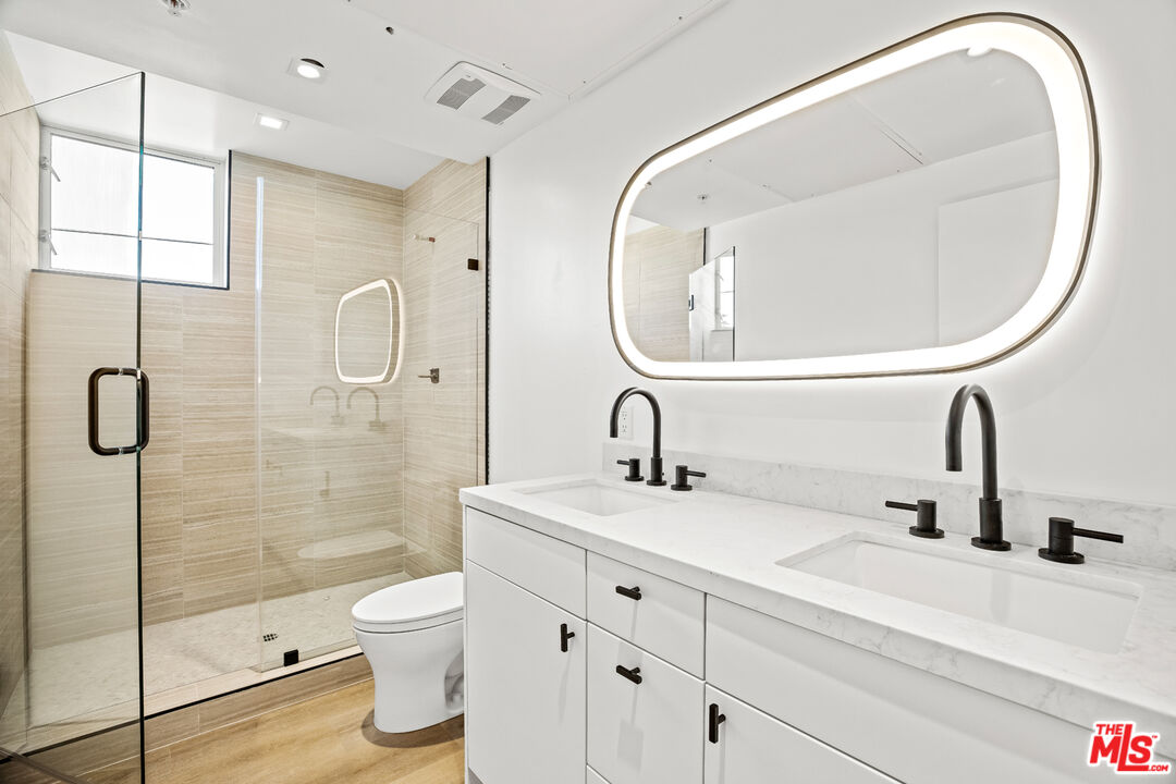 1011 N Crescent Heights Blvd Unit: 8