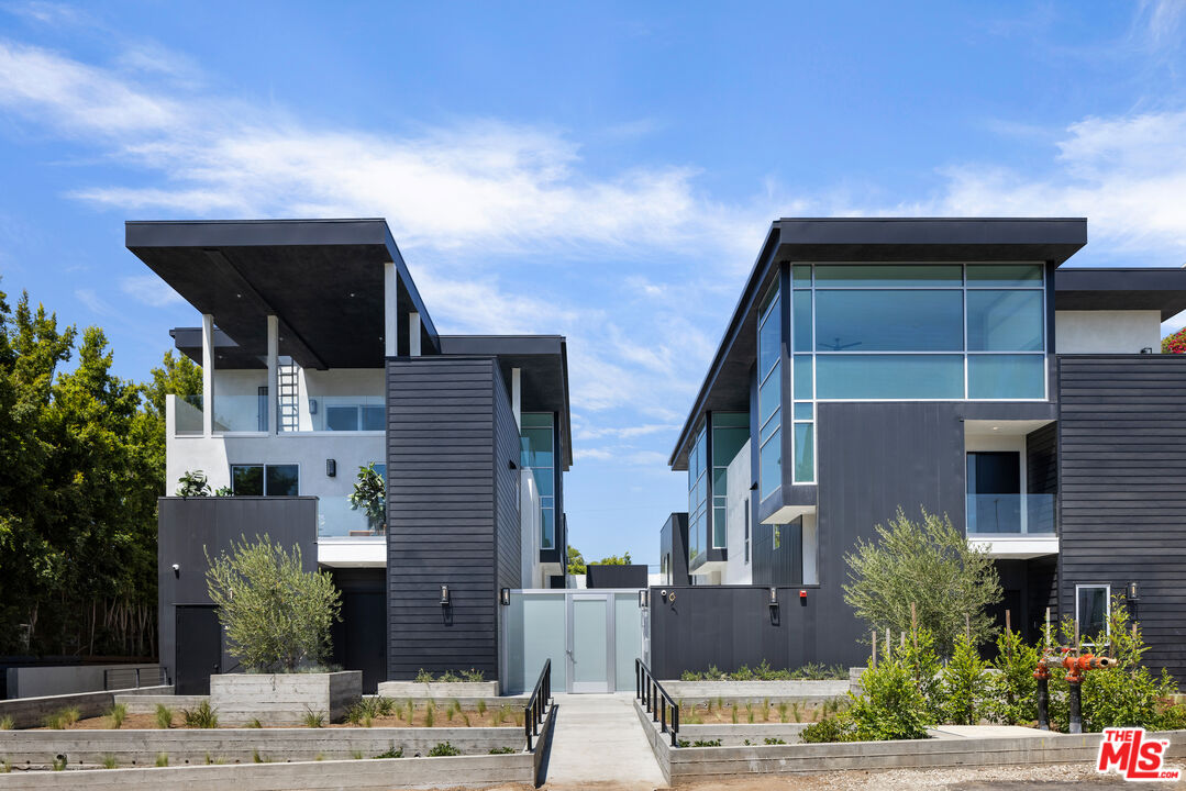 1011 N Crescent Heights Blvd Unit: 8