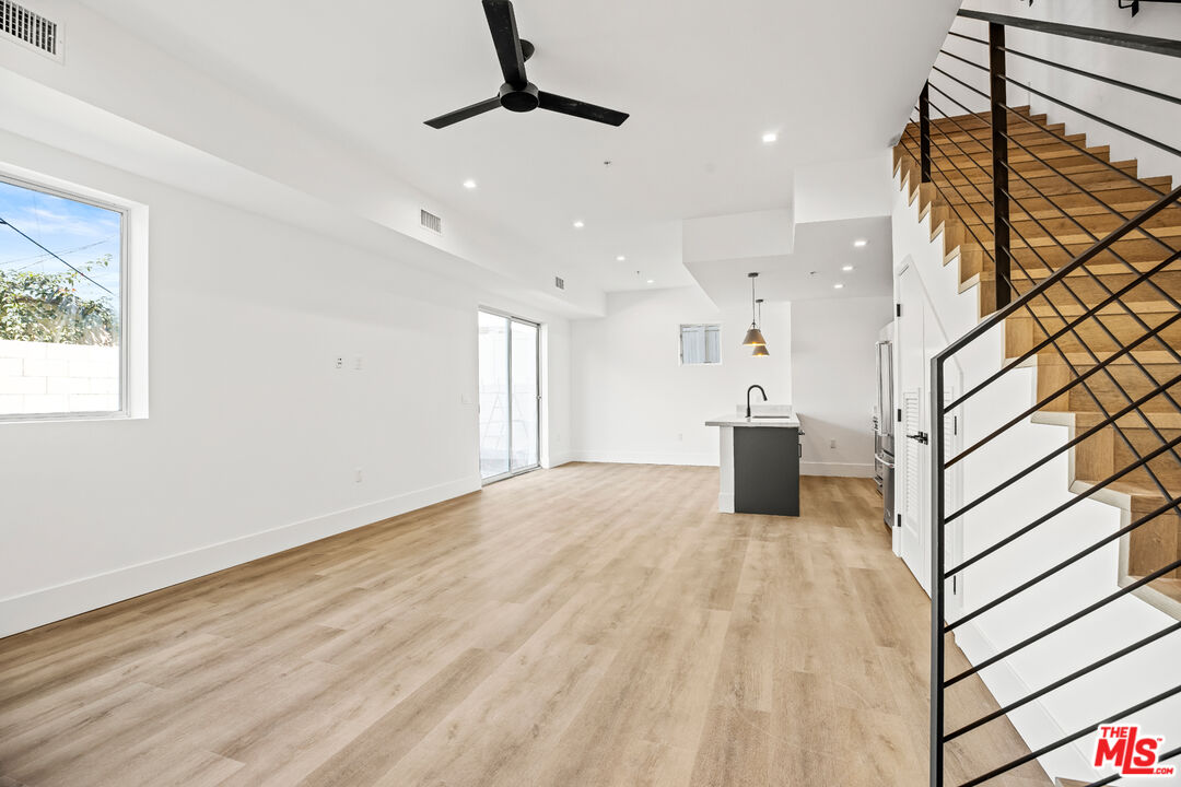 1011 N Crescent Heights Blvd Unit: 8