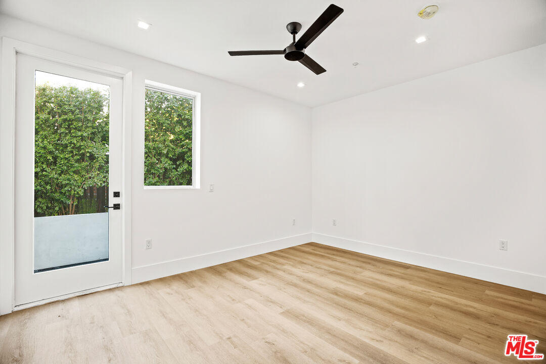 1011 N Crescent Heights Blvd Unit: 8