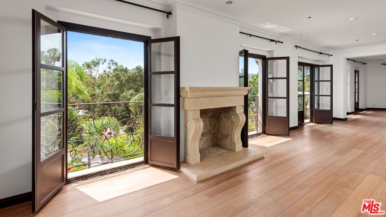 425 N Maple Dr Unit: 503