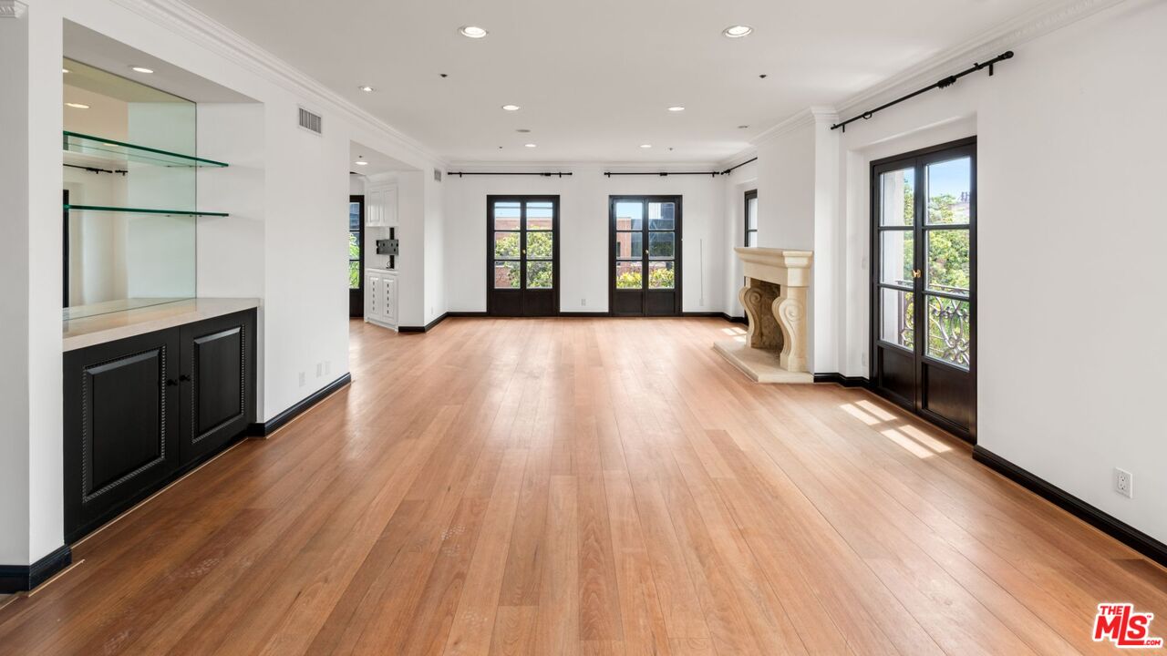 425 N Maple Dr Unit: 503