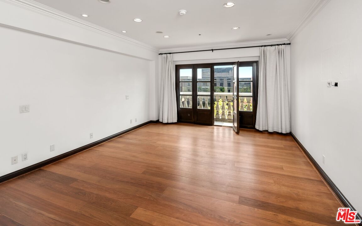 425 N Maple Dr Unit: 503