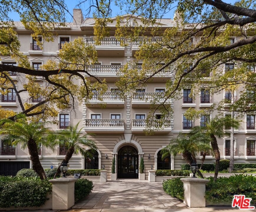 425 N Maple Dr Unit: 503