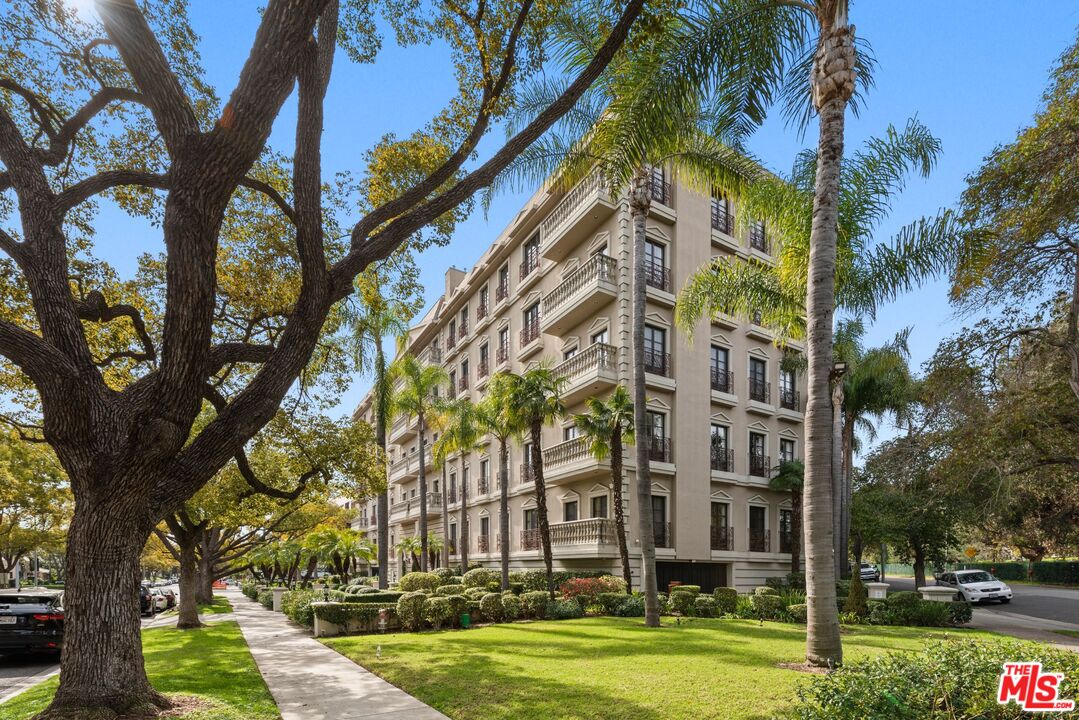 425 N Maple Dr Unit: 503