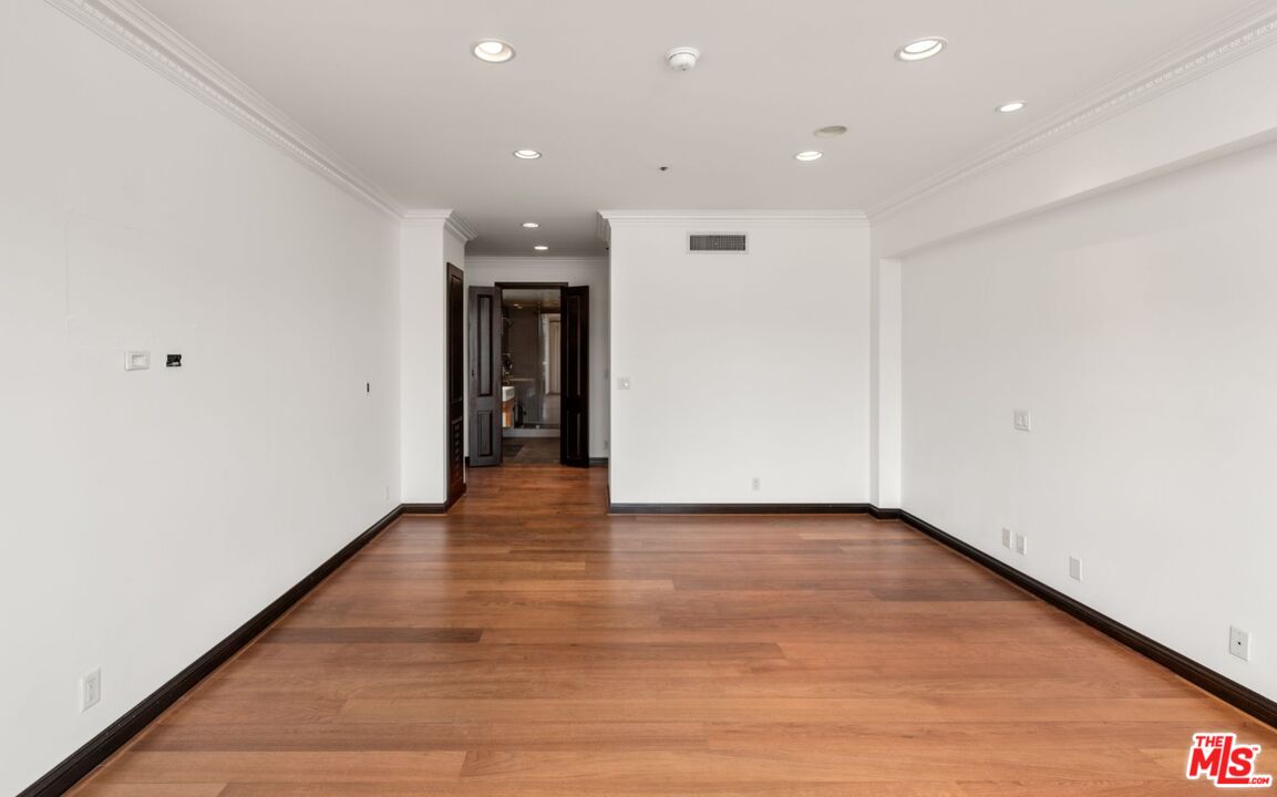 425 N Maple Dr Unit: 503