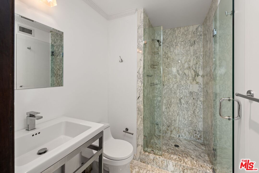 425 N Maple Dr Unit: 503