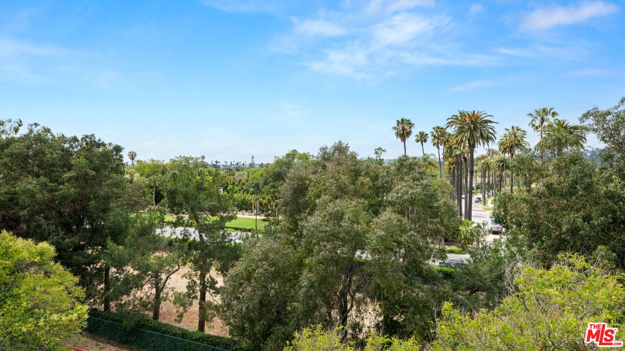 425 N Maple Dr Unit: 503