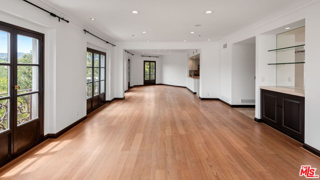 425 N Maple Dr Unit: 503