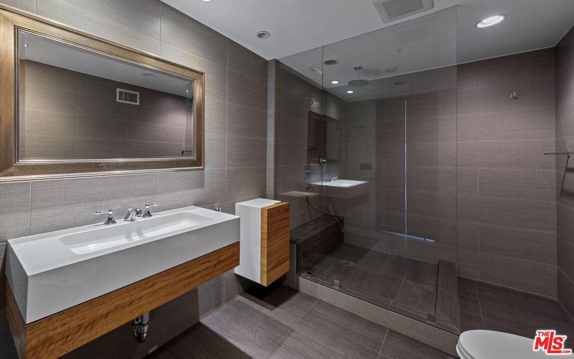 425 N Maple Dr Unit: 503