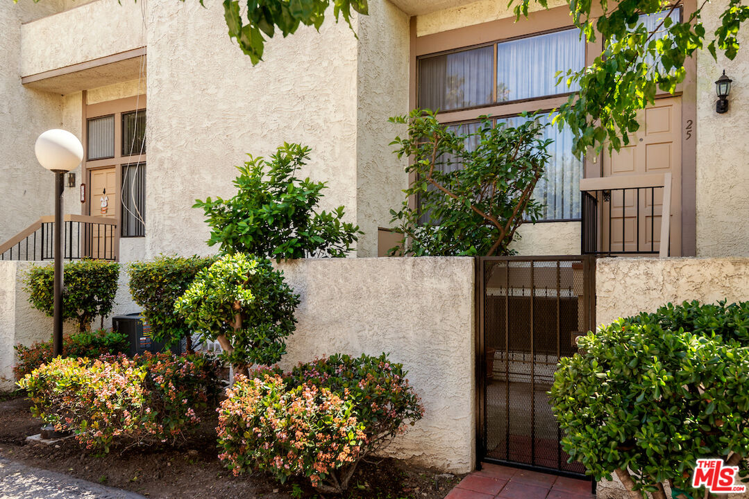 20224 Sherman Way Unit: 25