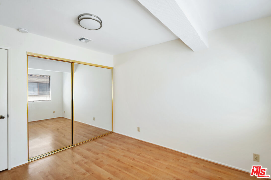 20224 Sherman Way Unit: 25