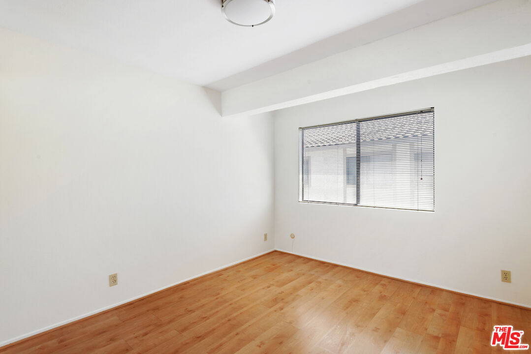 20224 Sherman Way Unit: 25