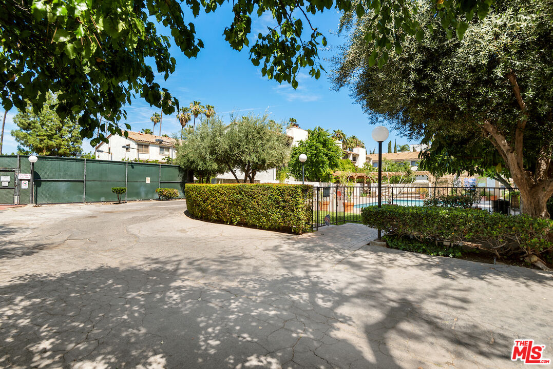 20224 Sherman Way Unit: 25