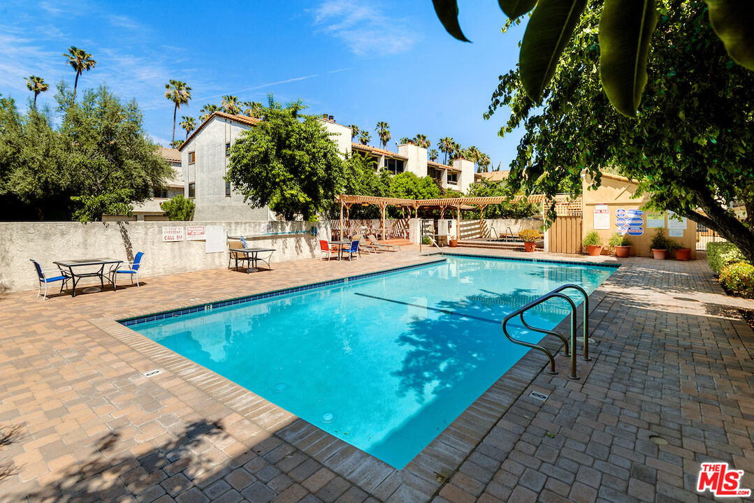 20224 Sherman Way Unit: 25