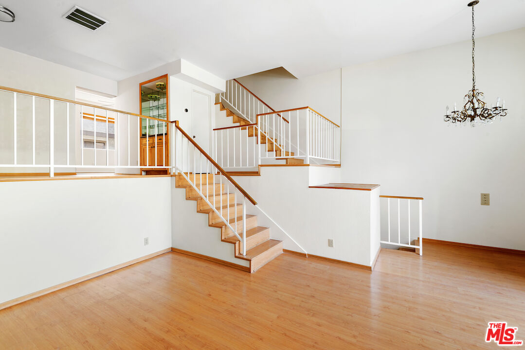 20224 Sherman Way Unit: 25