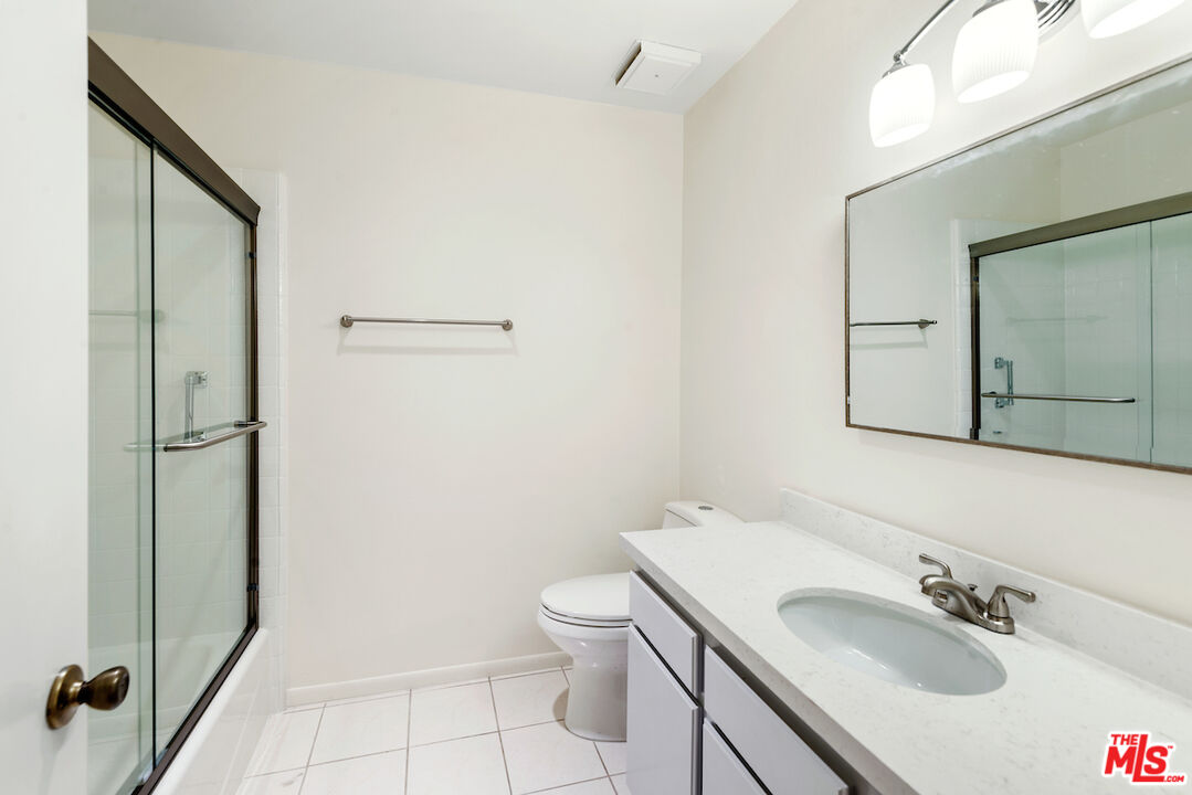 20224 Sherman Way Unit: 25