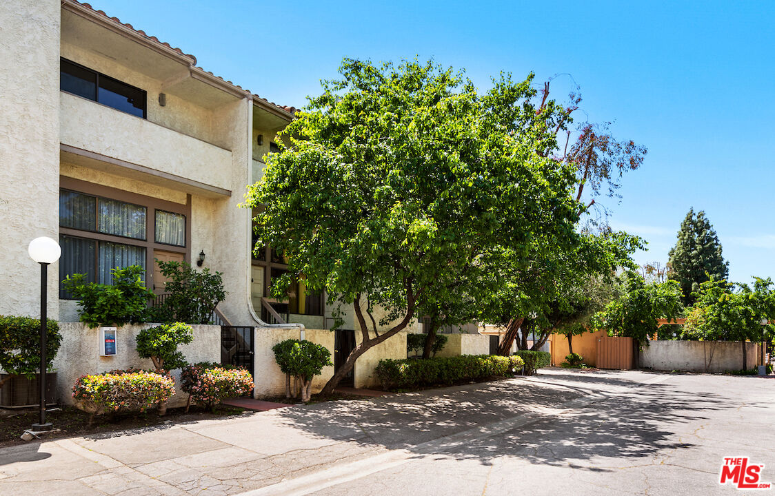 20224 Sherman Way Unit: 25