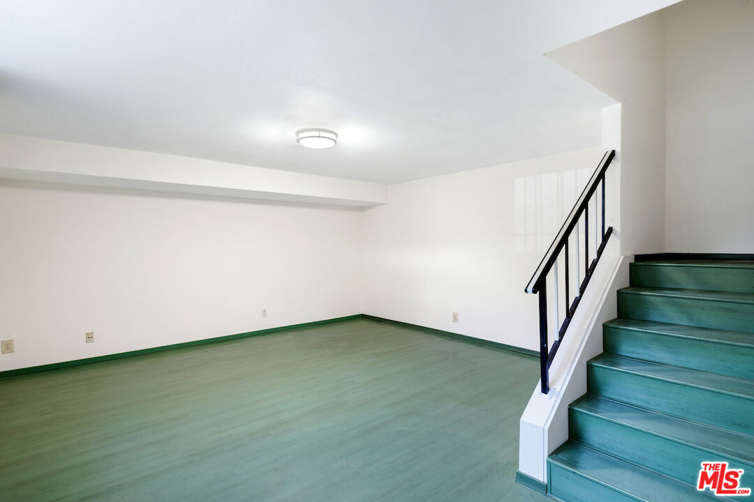 20224 Sherman Way Unit: 25