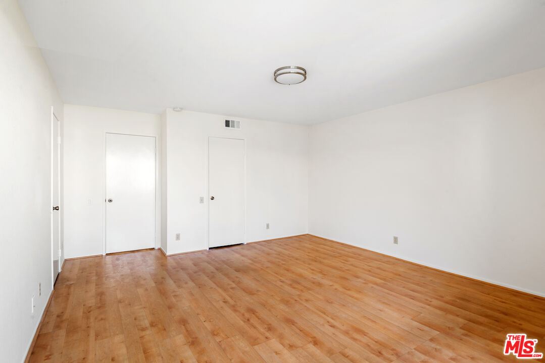 20224 Sherman Way Unit: 25