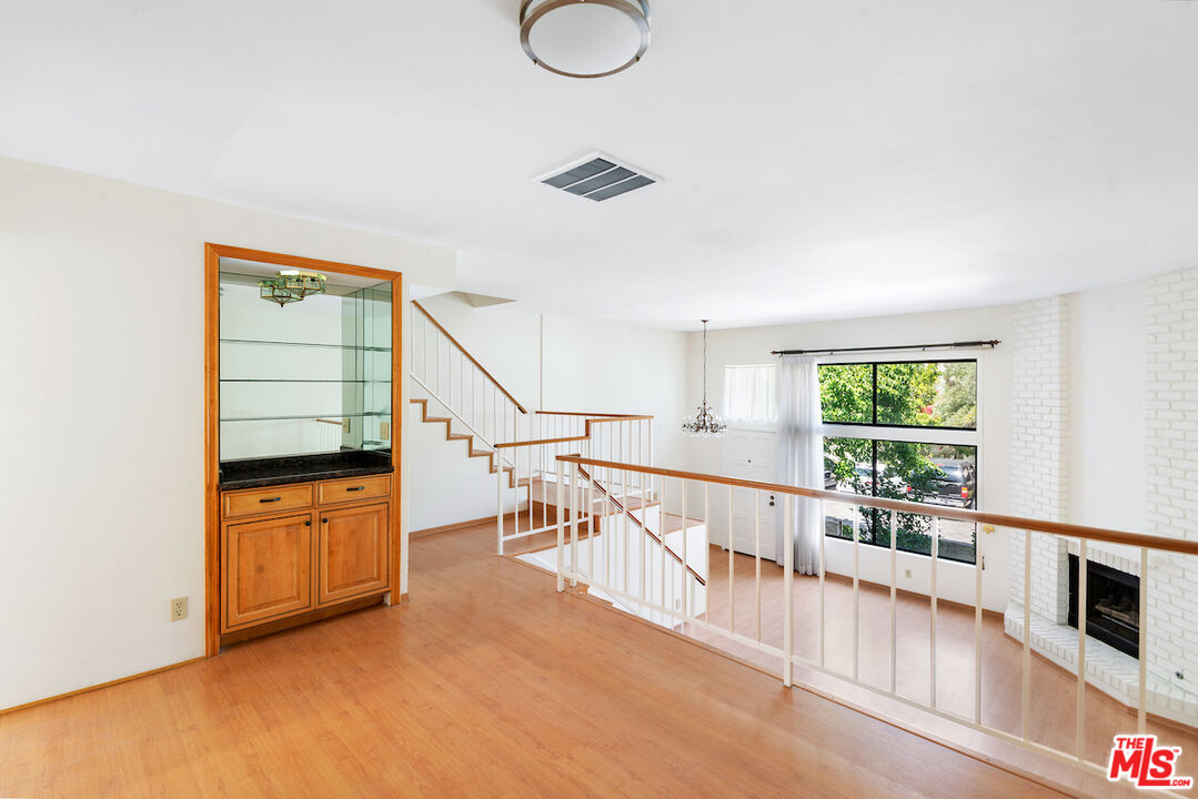 20224 Sherman Way Unit: 25