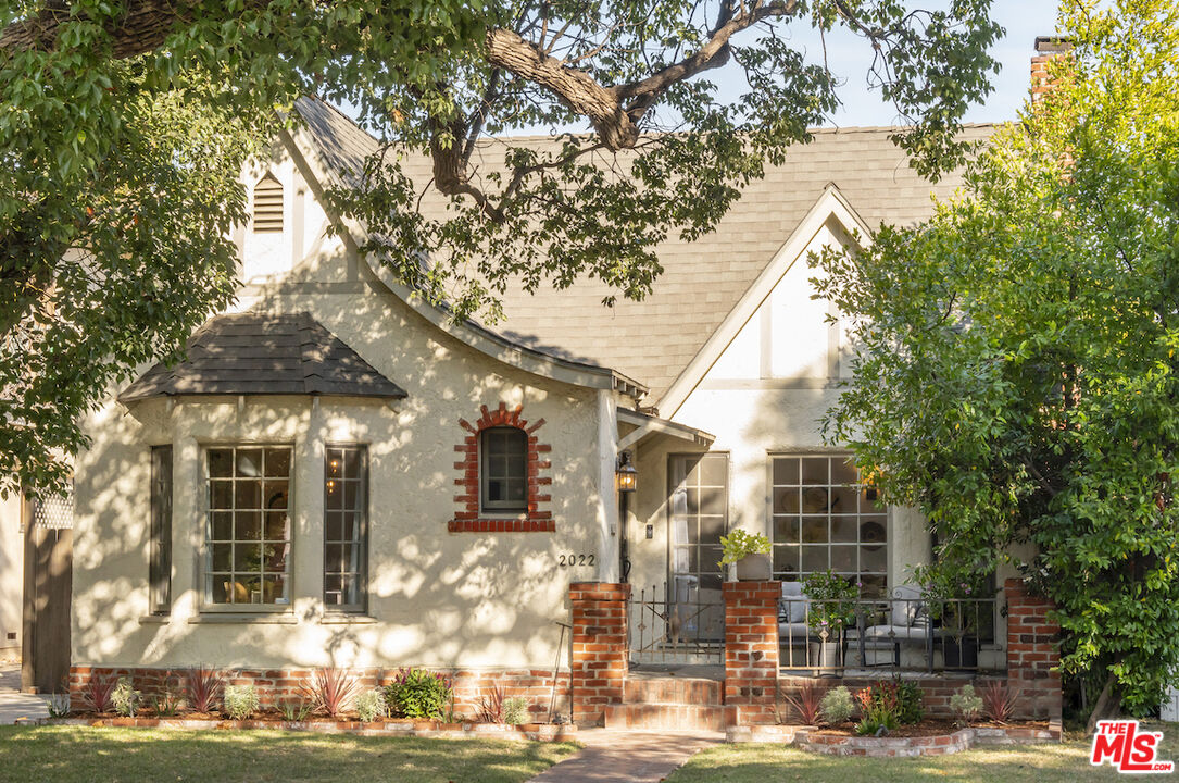 2022 Glendon Ave
