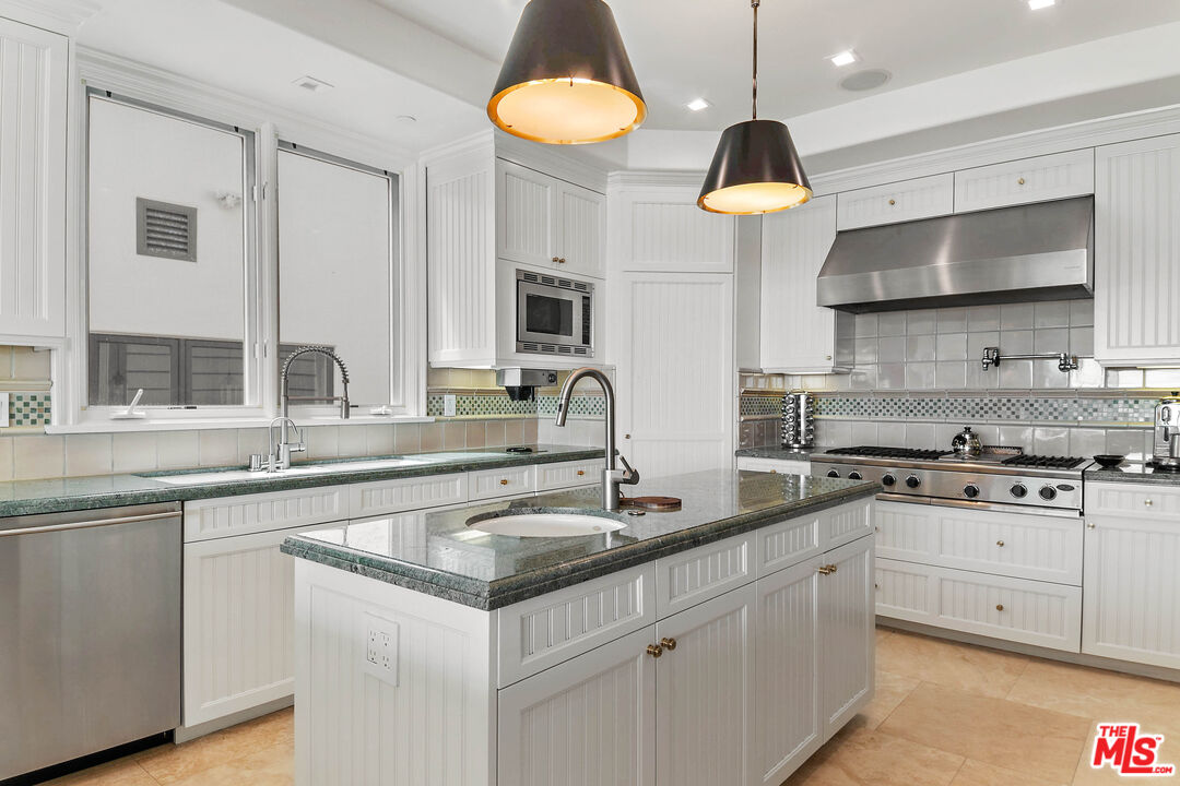 30962 Broad Beach RD