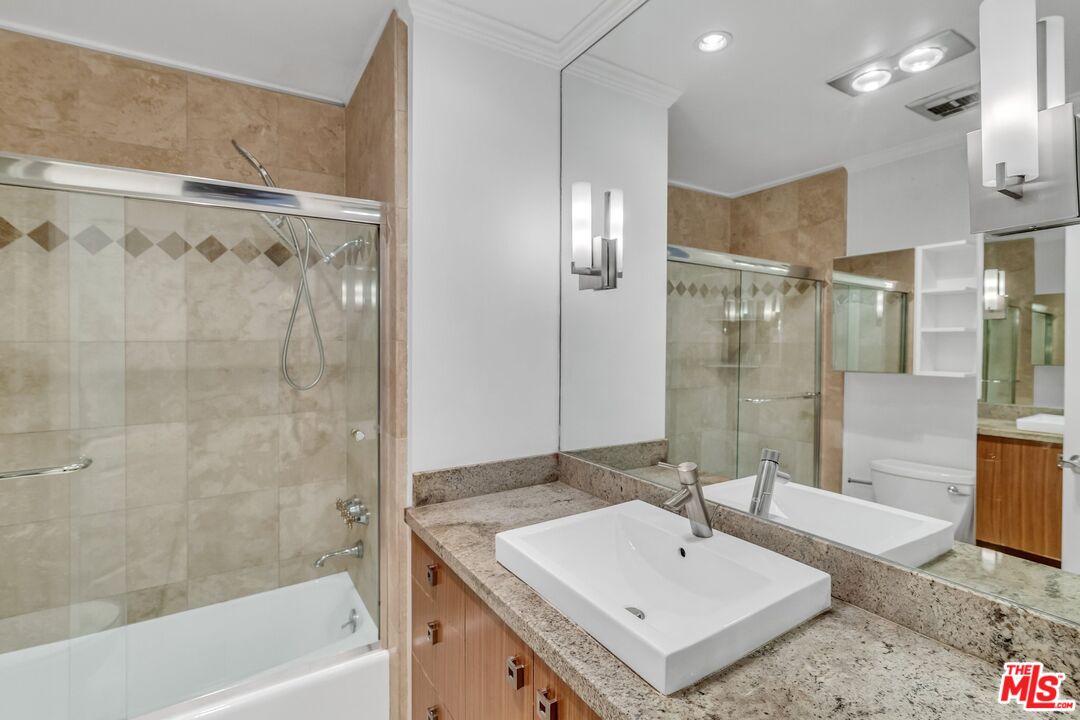 11965 Gorham Ave Unit: 301