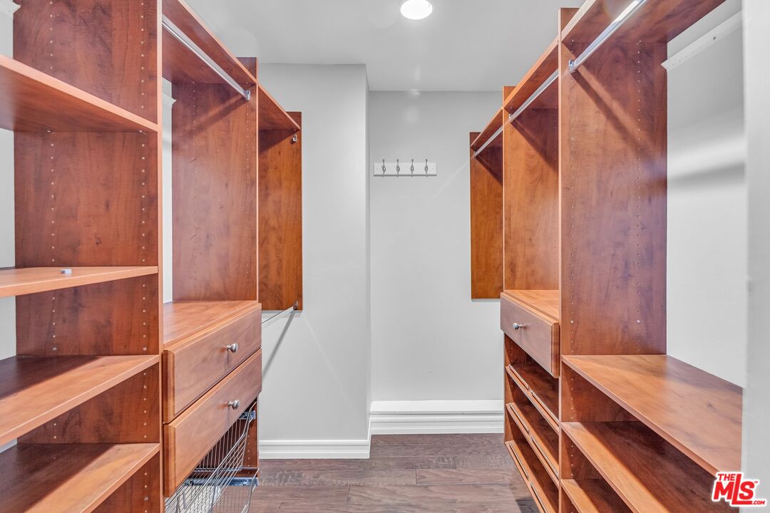 11965 Gorham Ave Unit: 301