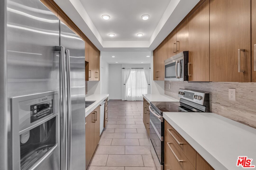 11965 Gorham Ave Unit: 301