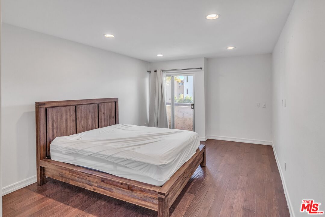 11965 Gorham Ave Unit: 301