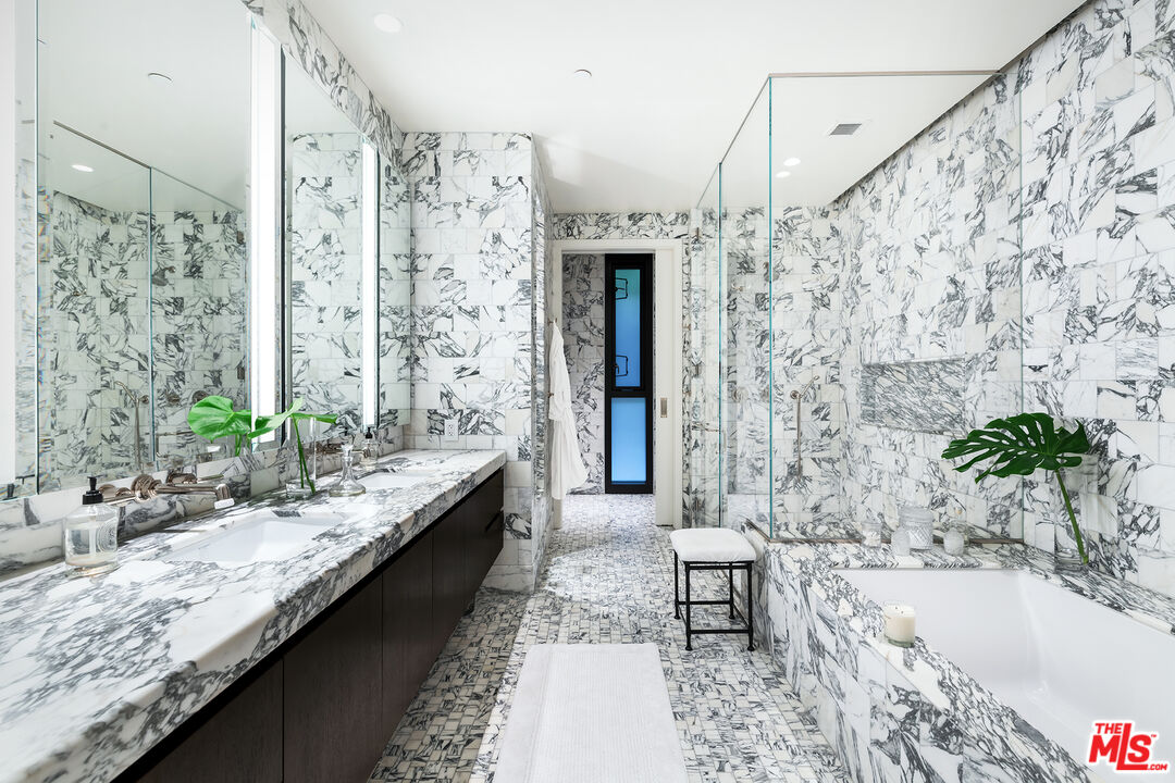 8420 Sunset Boulevard Unit: 107