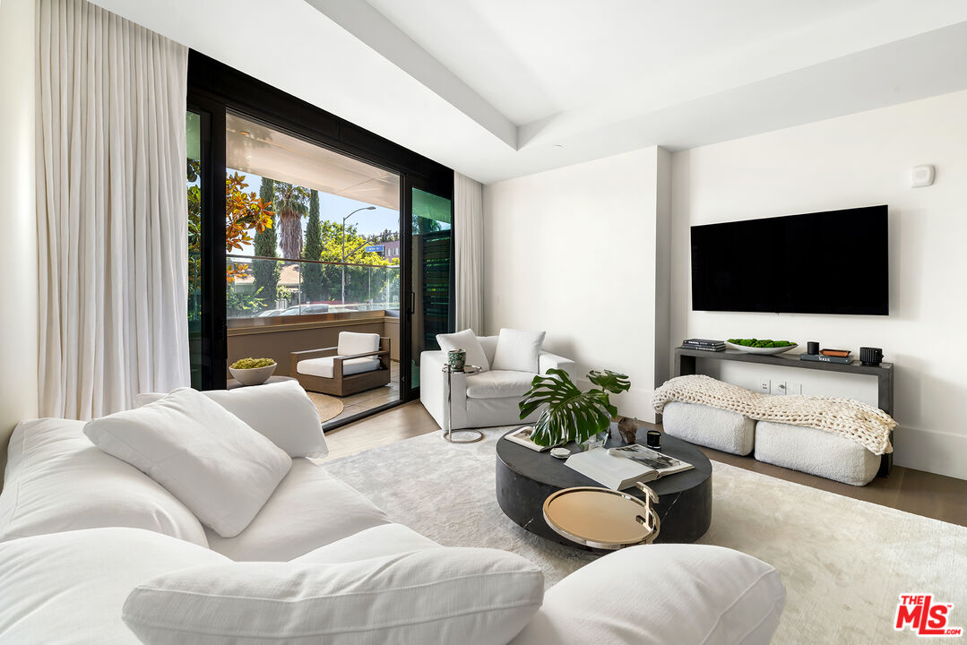 8420 Sunset Boulevard Unit: 107