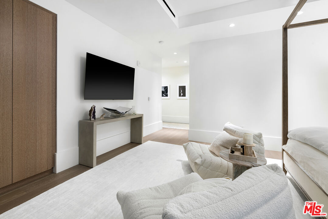 8420 Sunset Boulevard Unit: 107